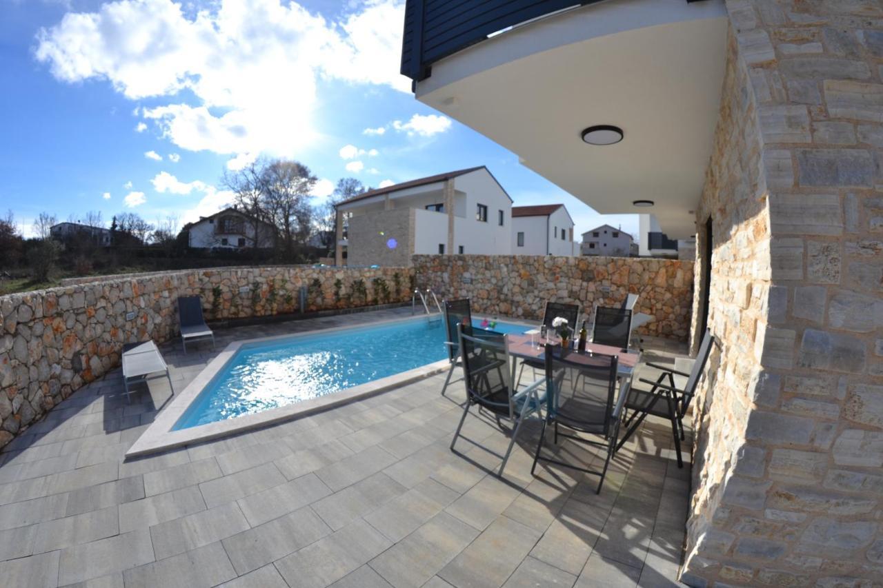 Ansulero Villa *