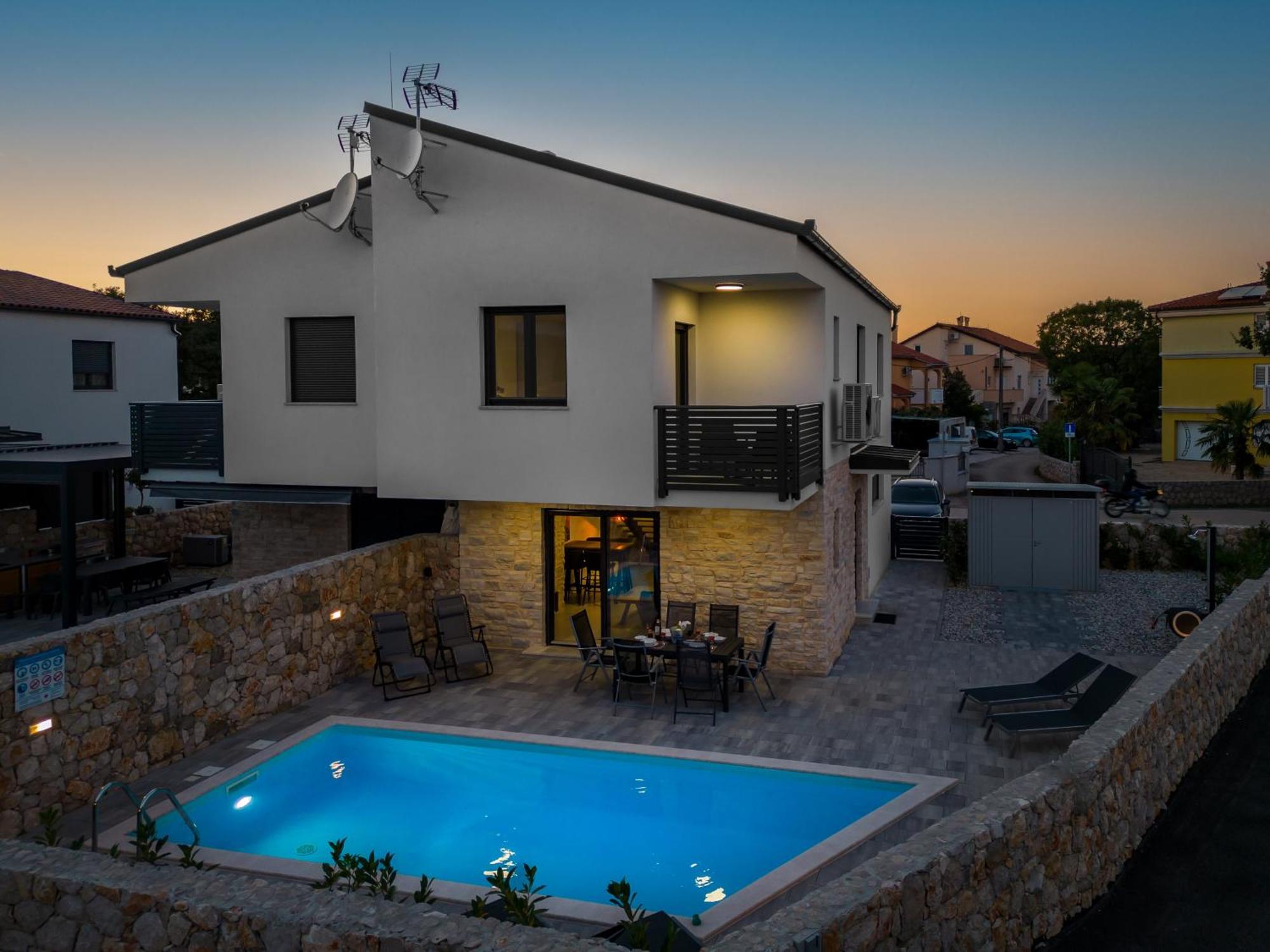 Ansulero Villa *