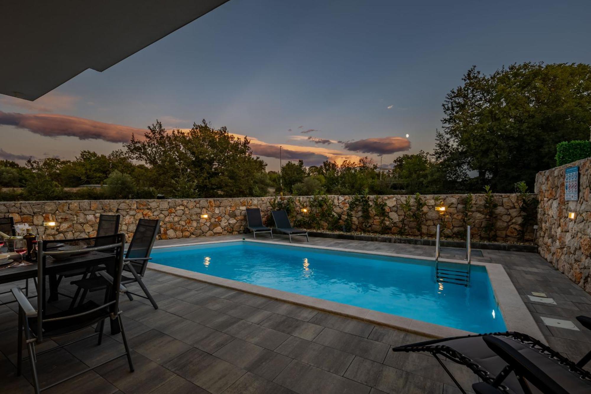 Ansulero Villa *